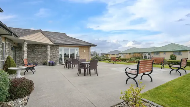 Outdoor Dinning