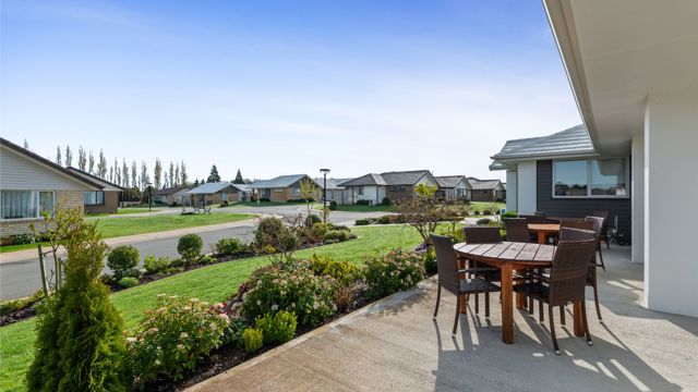 Patio Windsor Park Retirement Village