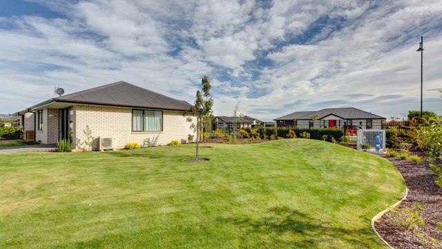 Outside Area Ashford Retirement Village