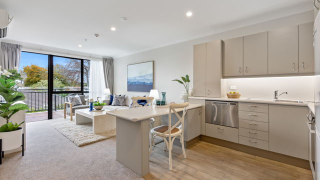 Lounge and Kitchen 