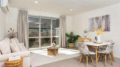 Greerton Oaks Villa -  Lounge  