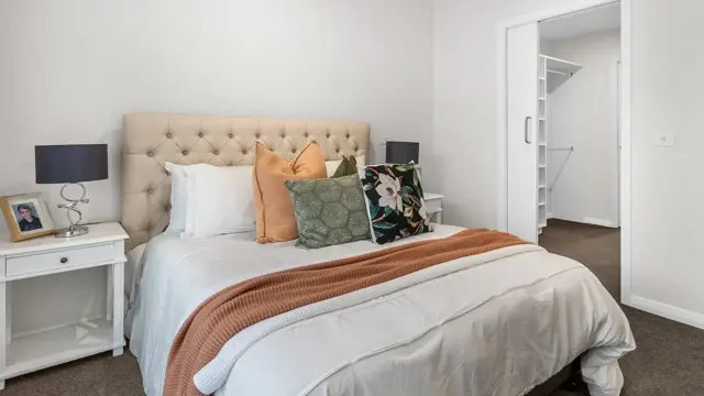 Ōtākaro Apt - bedroom 