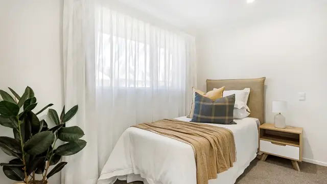 Villa 40 - bedroom with single bed 