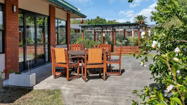 Outdoor Dinning
