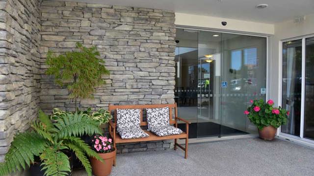 Parklands Village Entrance