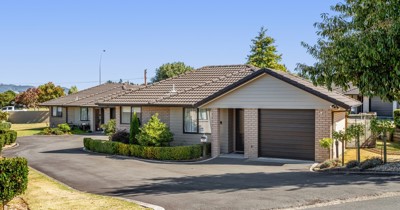 Villas Redwood Retirement Village