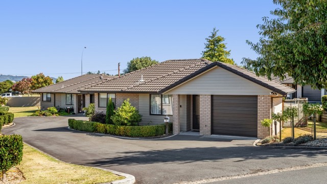 Villas Redwood Retirement Village