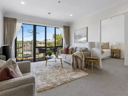 New Lynn apartment lounge