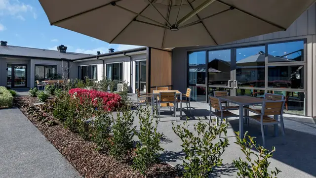 Outdoor Dinning