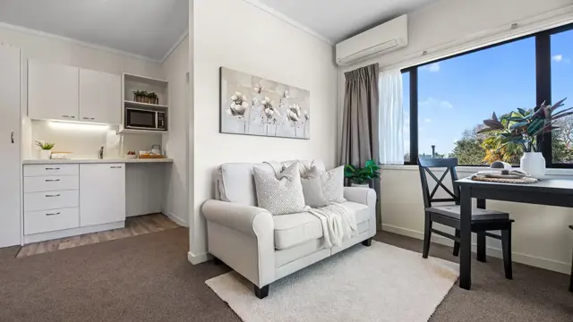 Cedar Manor studio apartment Kitchenette and lounge