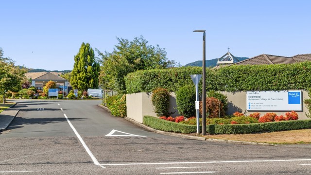Front Sign Redwood Retirement Village
