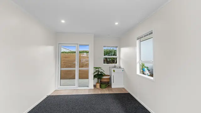 Remuera _ Villa 21 _ garage 