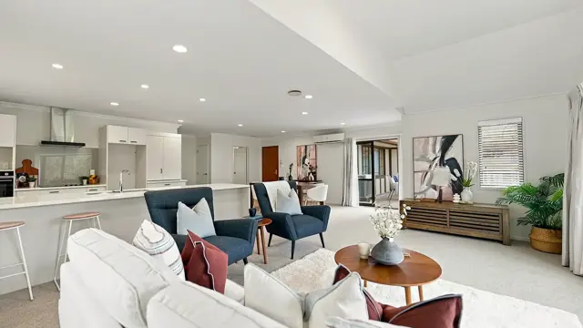 Villa 3/17 7th Ave - lounge and kitchen 