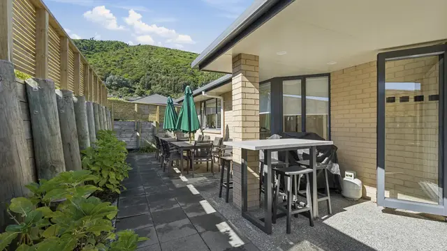 Bupa Winara Retirement Village - outdoor seating 