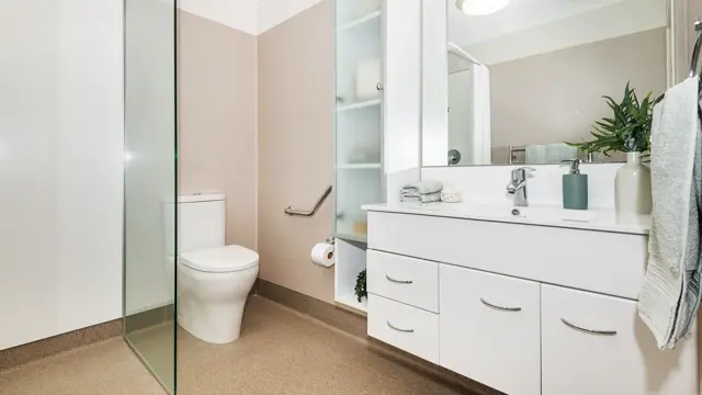 Saint Andrews apartment bathroom