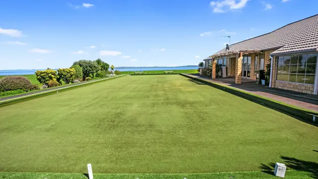 Outdoor Bowls