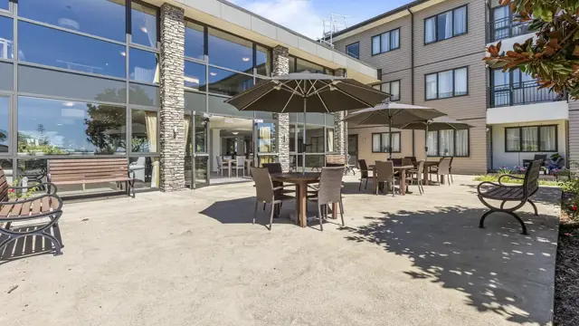 Outdoor Dinning