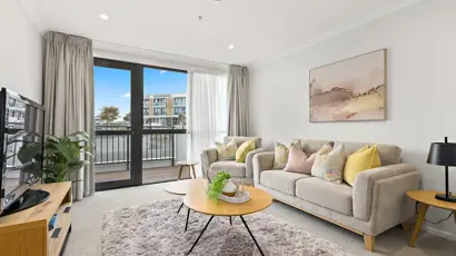 Apt 217 - living 