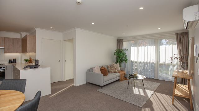 Lounge and Kitchen 
