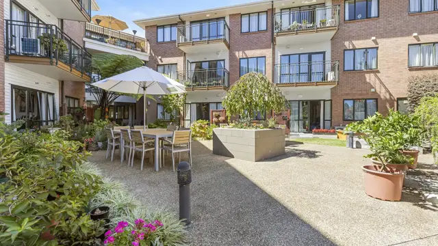 Outdoor Dinning