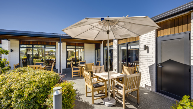 Outdoor Dinning