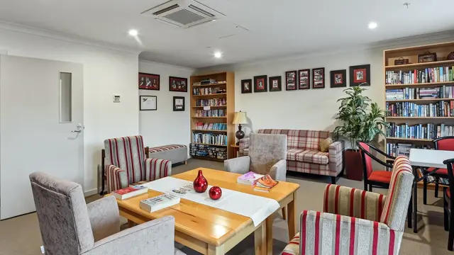 Liston Heights RV - library 