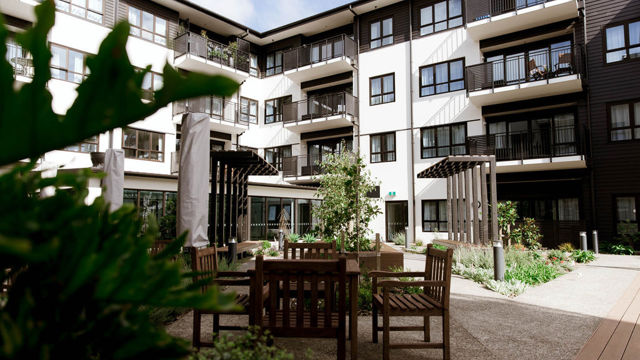 Crofton Downs Outdoor Seating Area