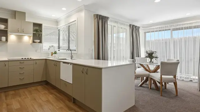 Redwood villa 33 - kitchen and dining table 