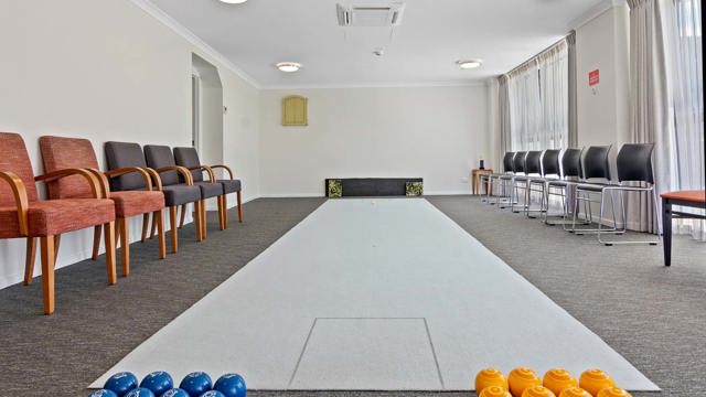 Indoor bowls