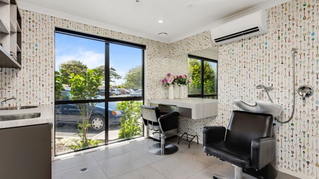 Salon Wattle Downs Retirement Village