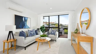 Red Beach apartment - lounge