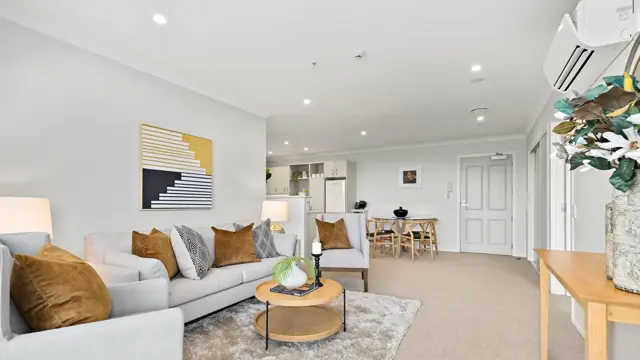 Apt 311 - Living and dining 