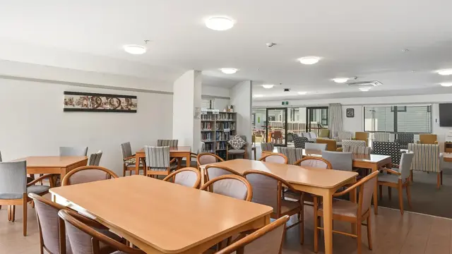 Redwoods - community lounge - dining tables 