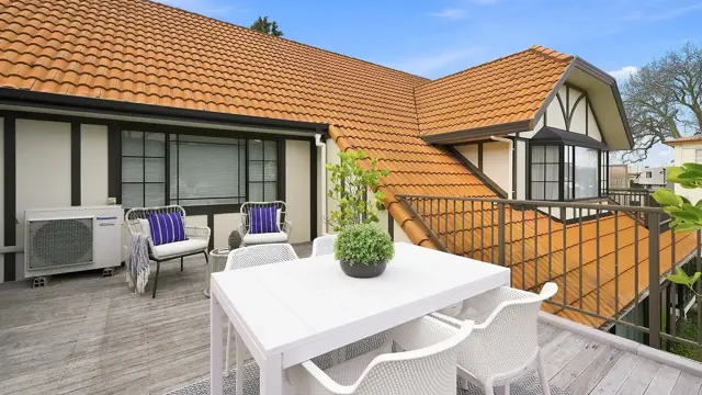 Villa 3/17 7th Ave - deck with seating 