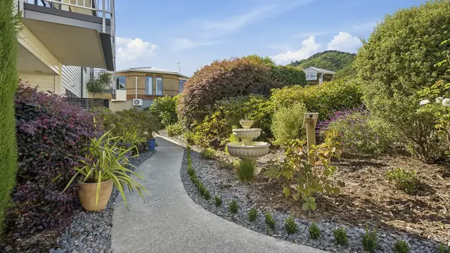 Bupa Winara Retirement Village - apartment building and gardens
