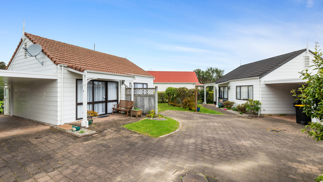 Waiokaraka Retirement Village Villa Driveway and Entrance