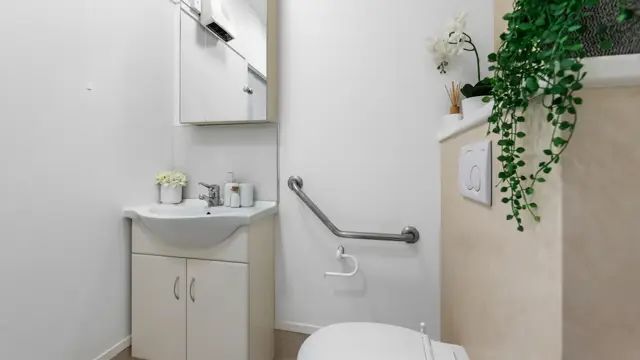 Cedar Manor studio apartment bathroom 
