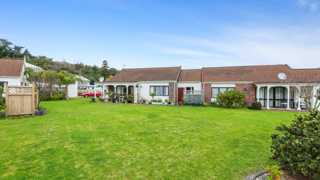 Waiokaraka Retirement Village Villa Garden