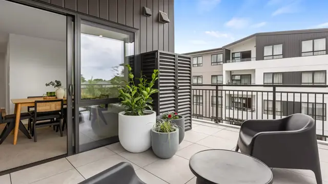 Rakahui Apt -balcony 