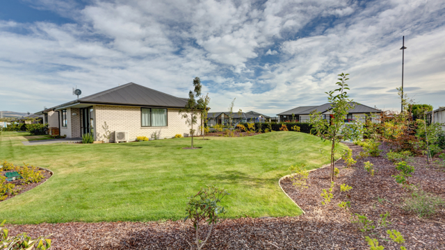 Outside Area Ashford Retirement Village