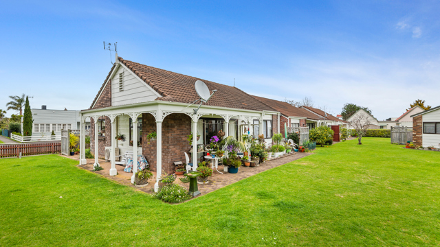 Waiokaraka Retirement Village Villa Entrance and Gardens