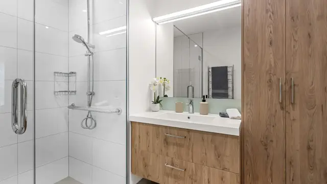 Ōtākaro Apt -bathroom