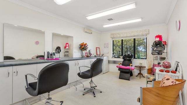 Salon Erin Park Retirement Village