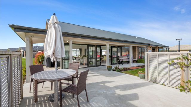 Patio Longwood Retirement Village