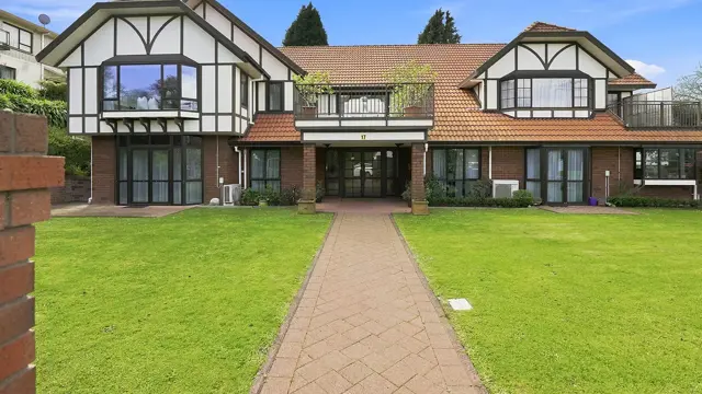 Villa 3/17 7th Ave - exterior 