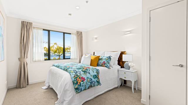 Bedroom Glenburn Apartment