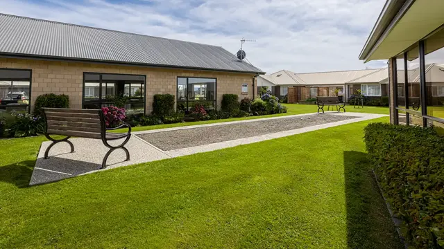 Longwood Retirement Village _Pétanque court