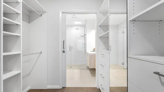 Ruataniwha apartment - walk in wardrobe and ensuite