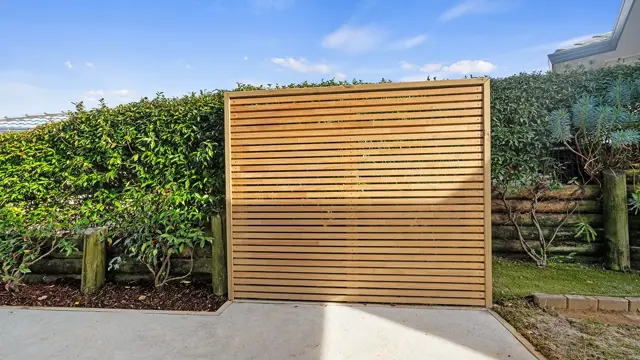 Remuera _ Villa 21 _ outdoor patio 