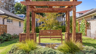 Bench and Garden Te Puke Retirement Village 